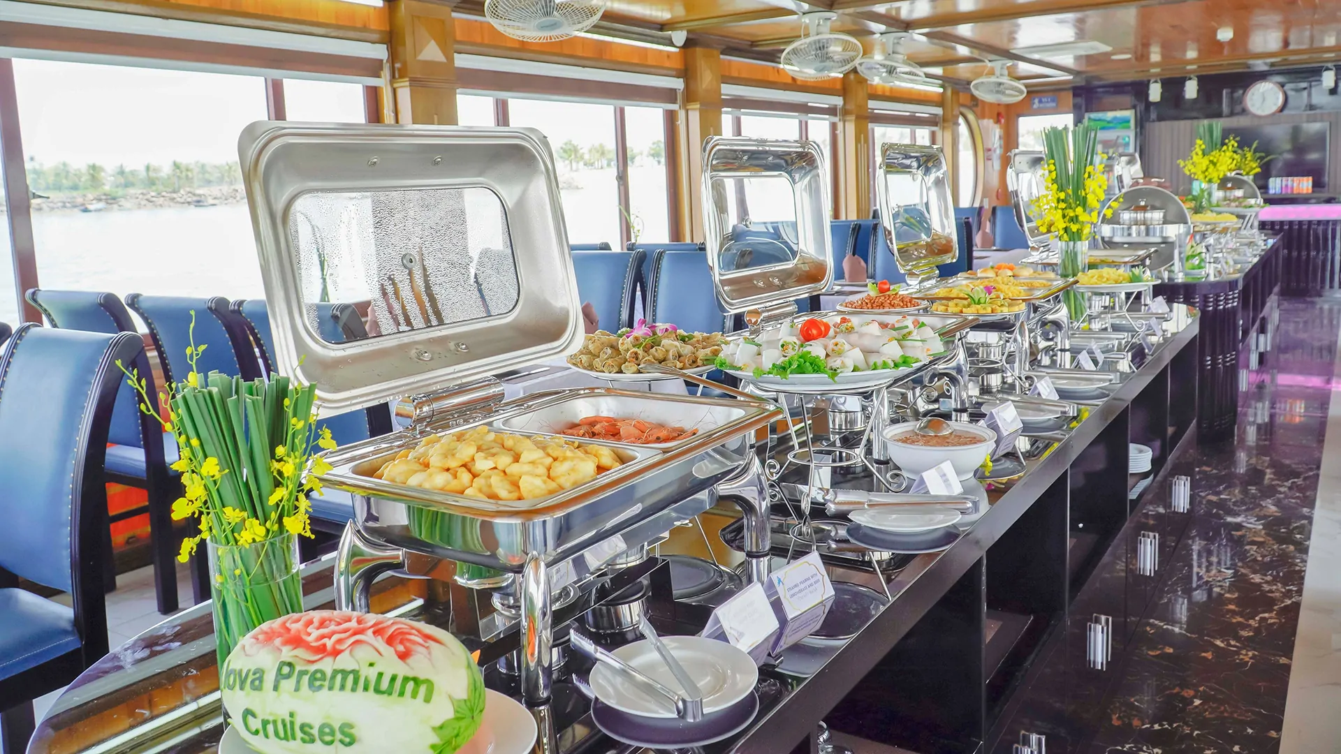 Ha-Long-Bay-Luxury-Alova-Cruise-with-Transfer-and-Lunch-Saigon-Adventure-11