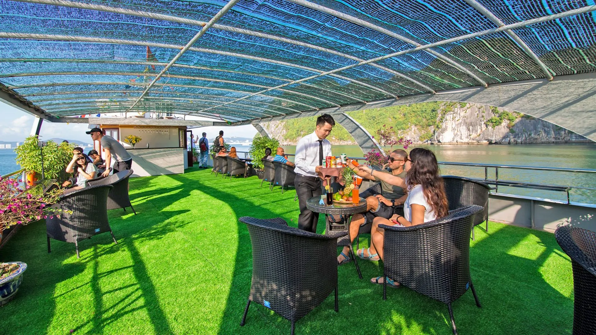 Ha-Long-Bay-Luxury-Alova-Cruise-with-Transfer-and-Lunch-Saigon-Adventure-13
