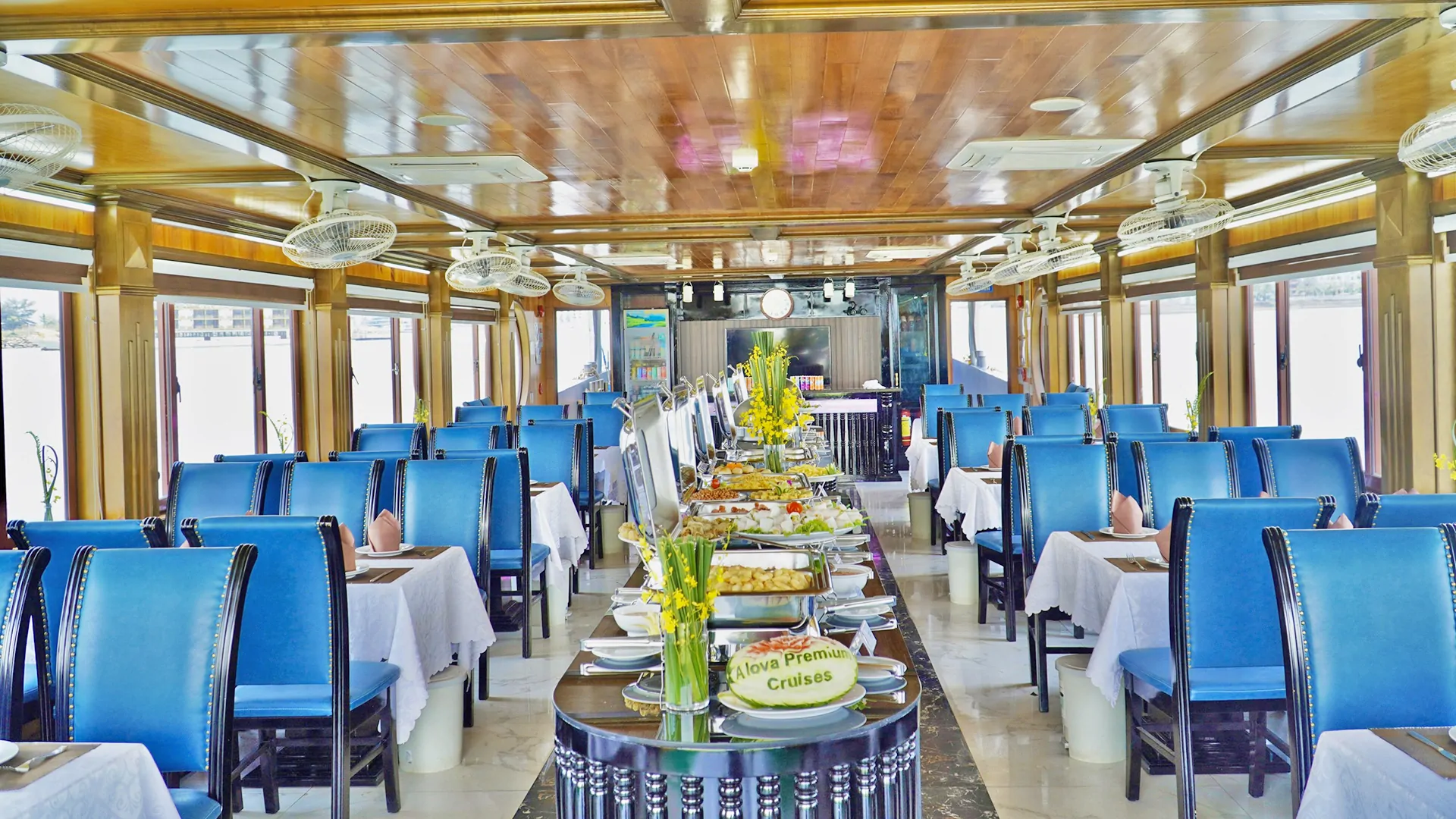 Ha-Long-Bay-Luxury-Alova-Cruise-with-Transfer-and-Lunch-Saigon-Adventure-3