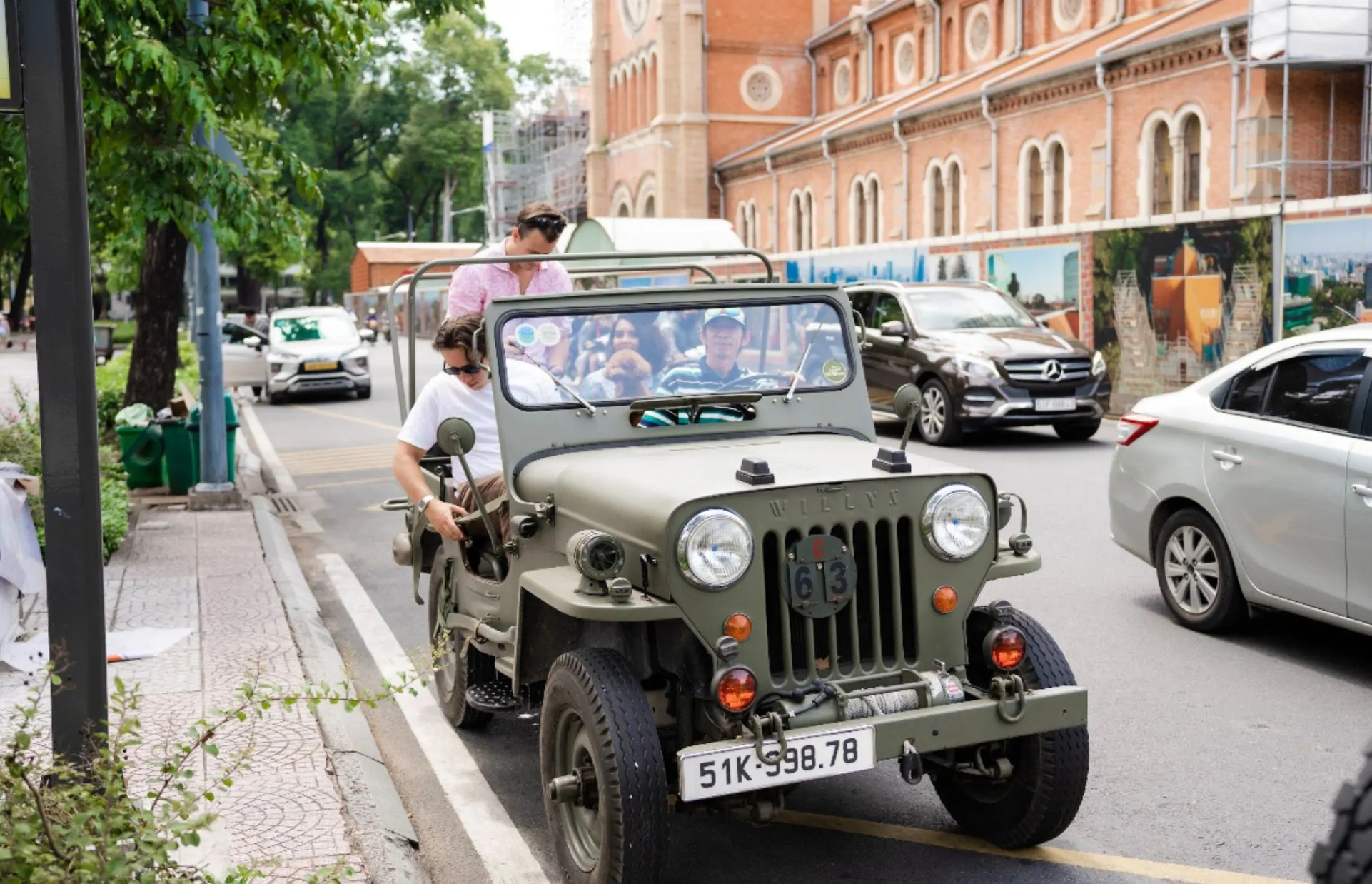 Ho-Chi-Minh-City-Jeep-Tour-2