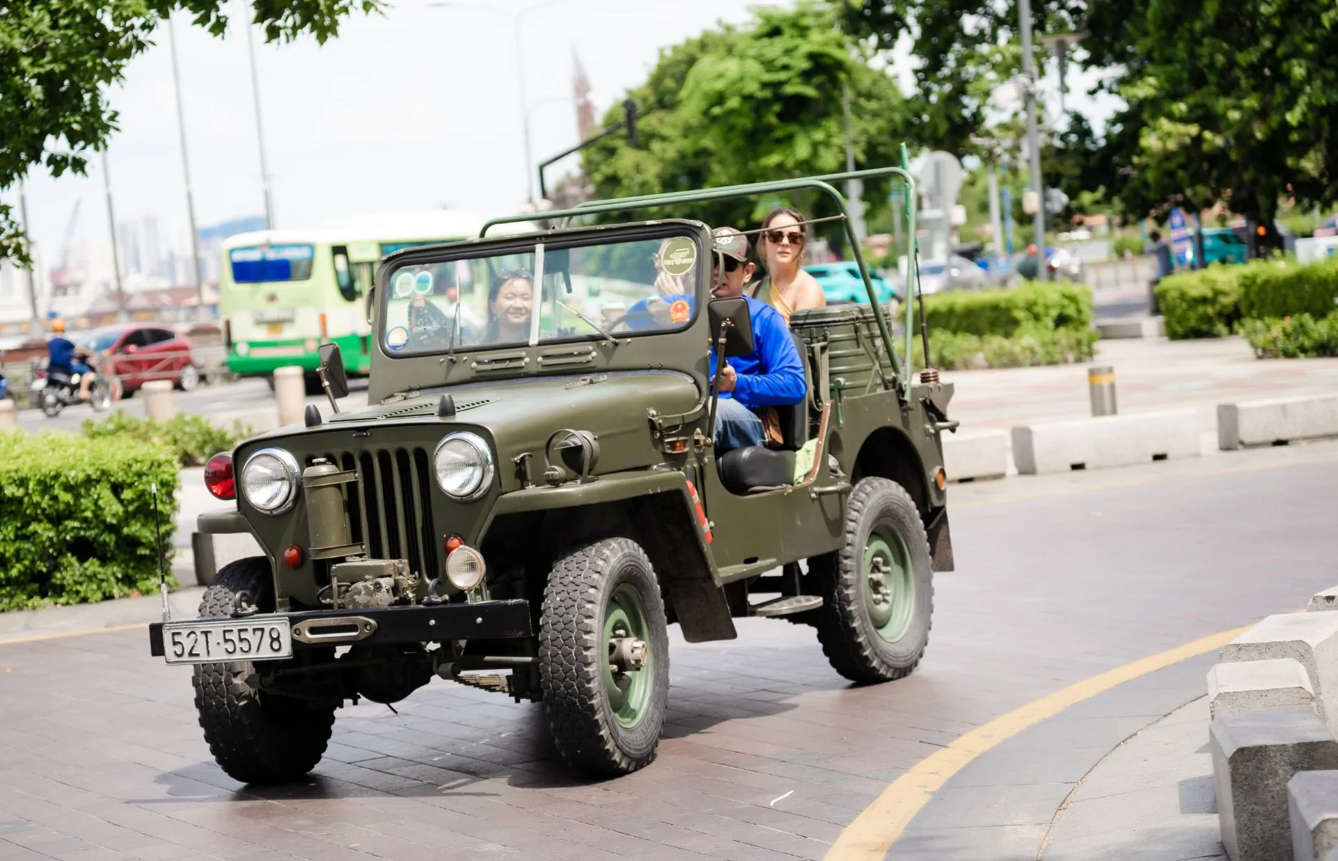 Ho-Chi-Minh-City-Jeep-Tour