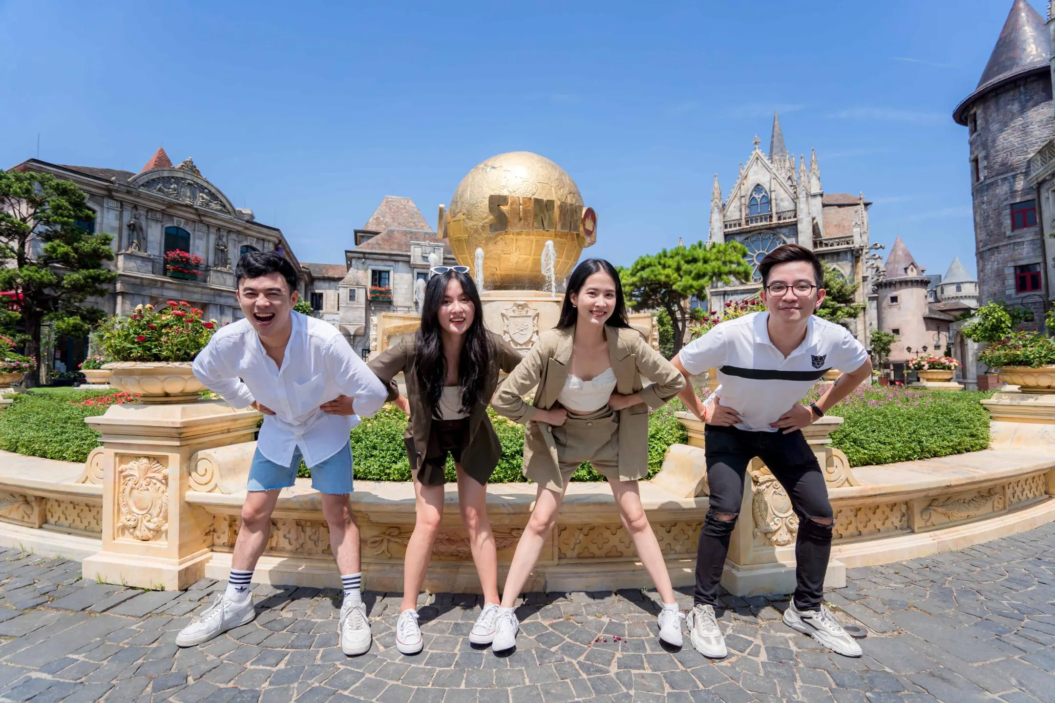 ba-na-hills-and-golden-bridge-full-day-tour-from-da-nang-hoi-an-7