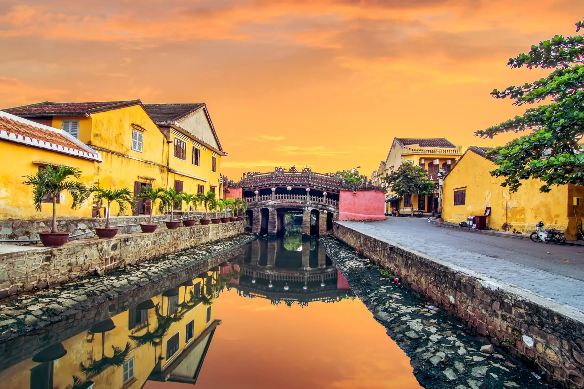 Marble Mountains & Hoi An Ancient Town Tour from Da Nang